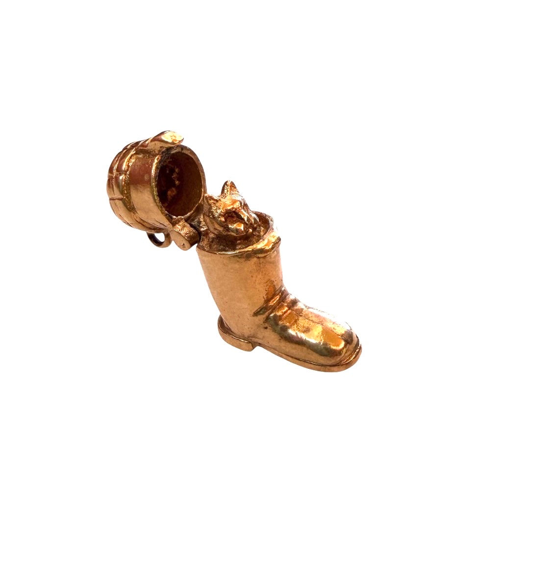 9ct vintage puss in botts charm. opening by ijld 3.98g