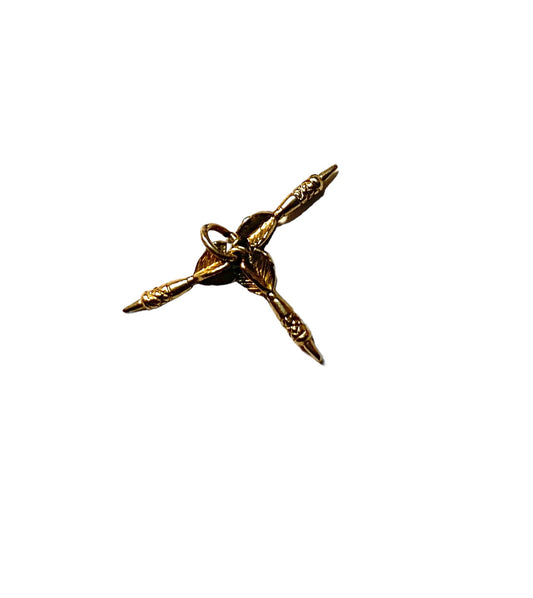 9ct vintage three dart charm