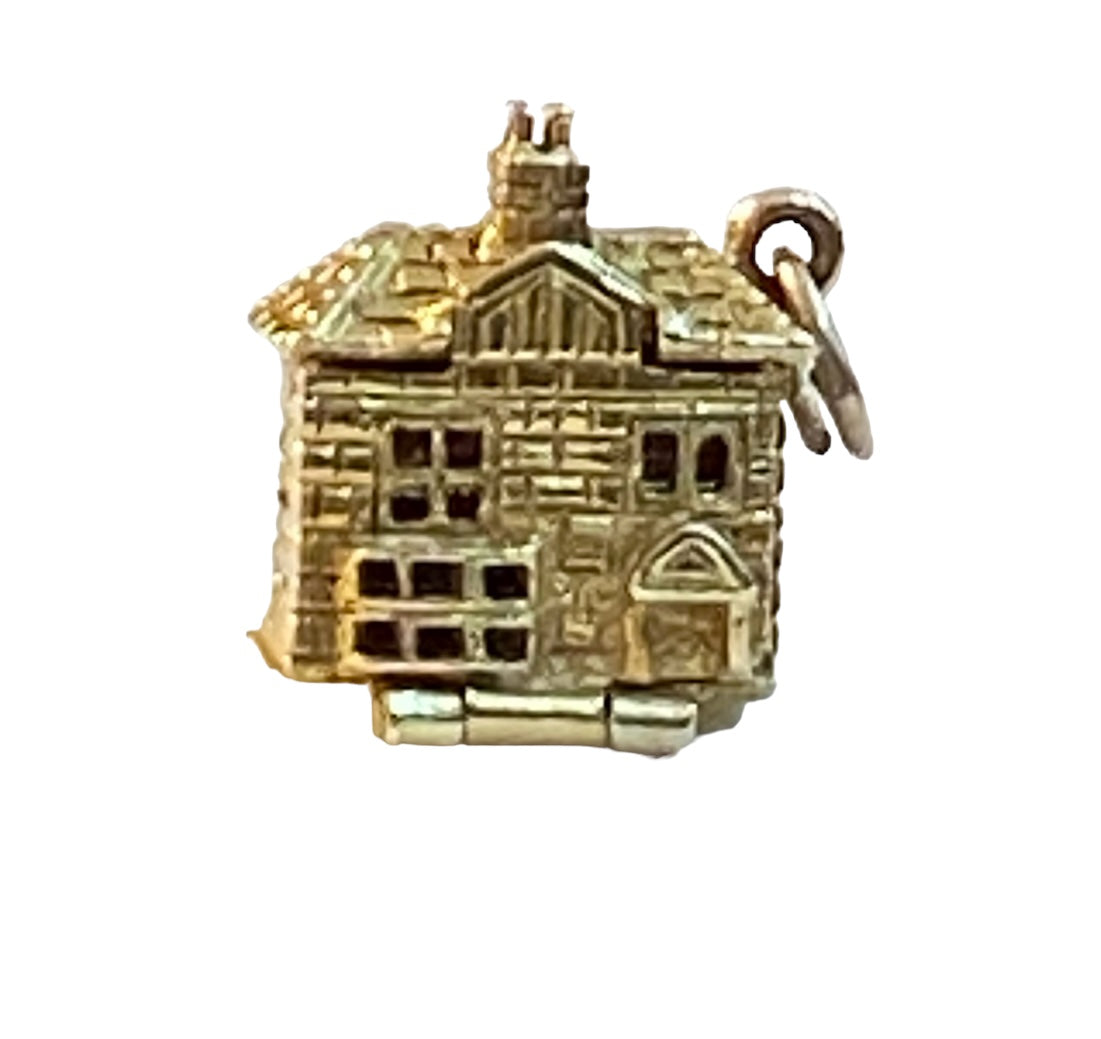 9ct vintage Wendy house/ cottage charm circa 1956 opening