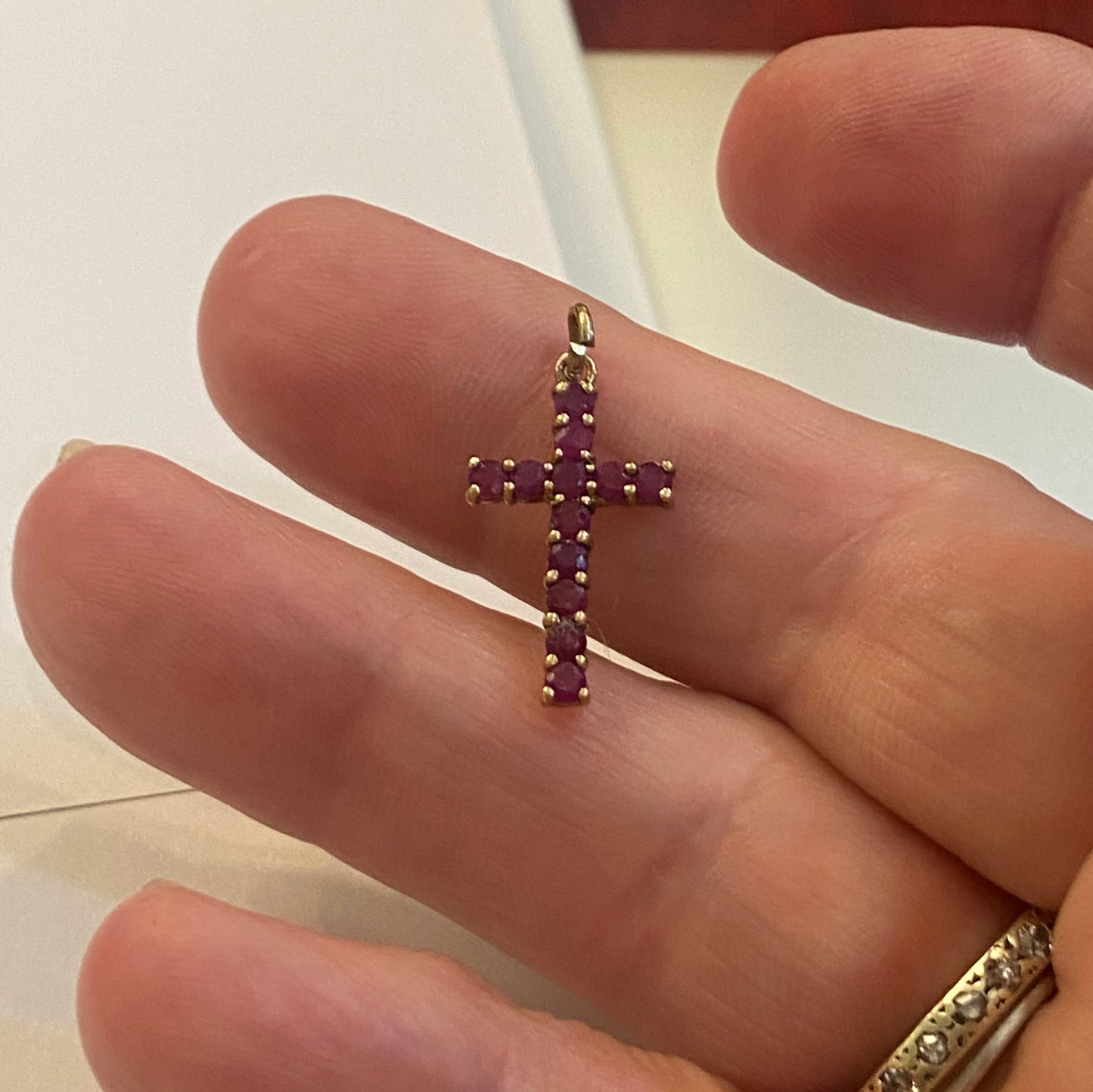 9ct vintage ruby cross, small 0.7g