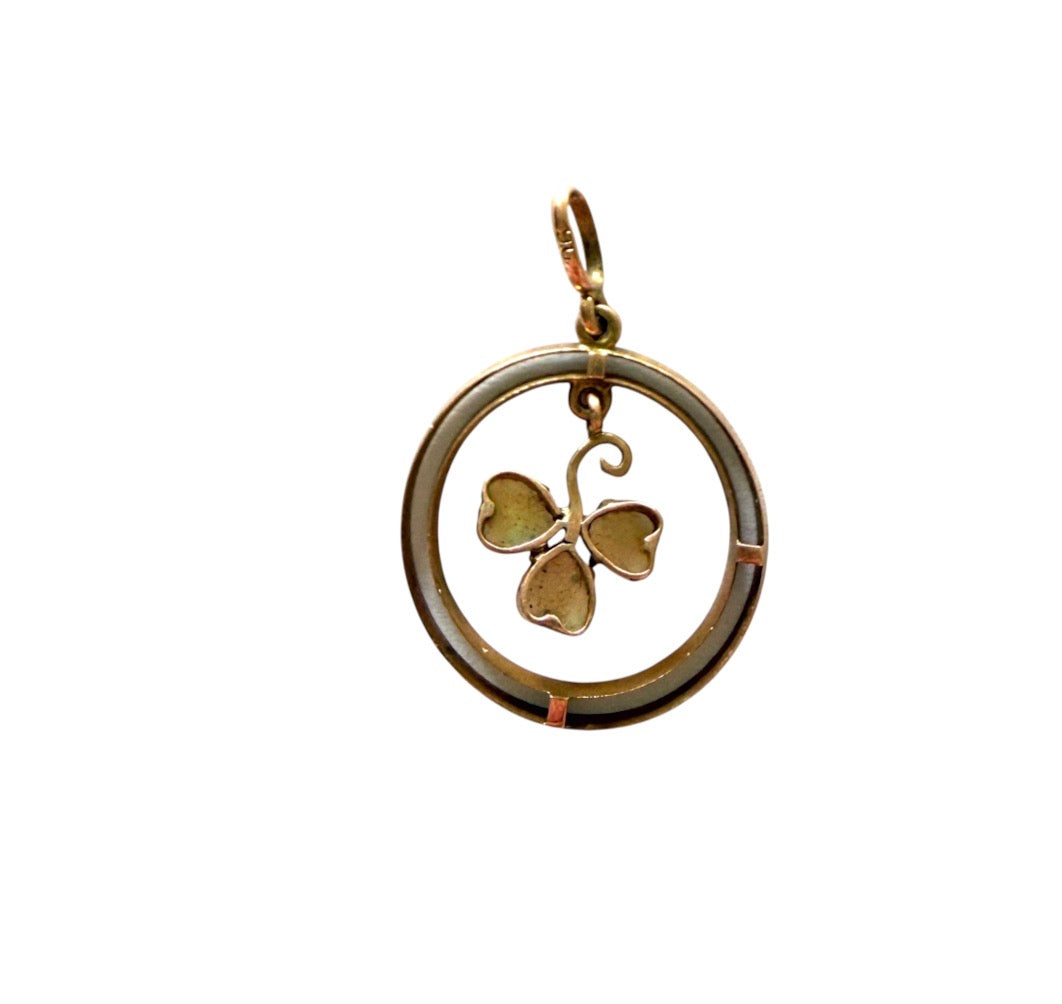 9ct 1920s vintage rose gold pendant withan opal three leaf clover in centre 1.46g