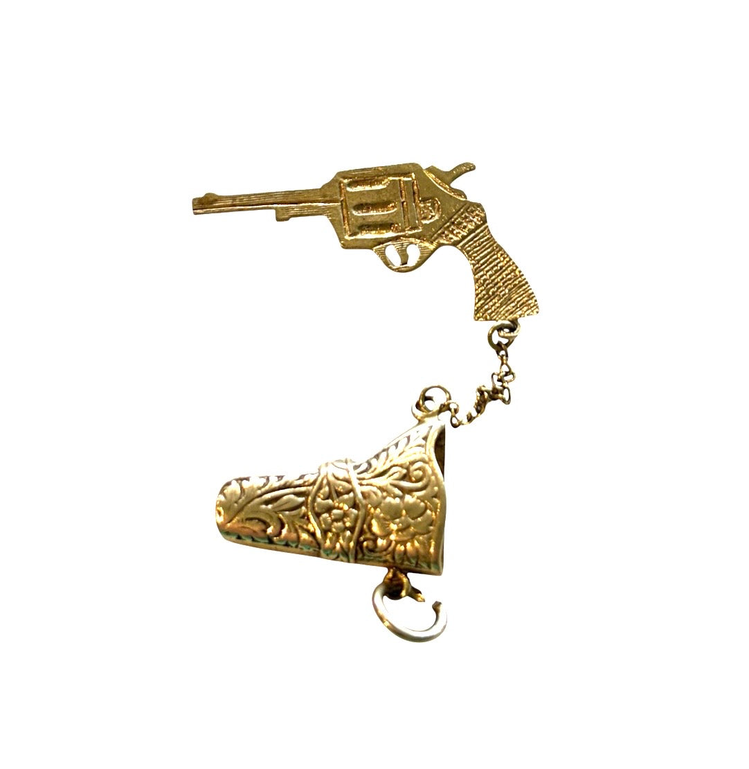 9ct vintage charm, revolver and holster charm / pendant  5.35g