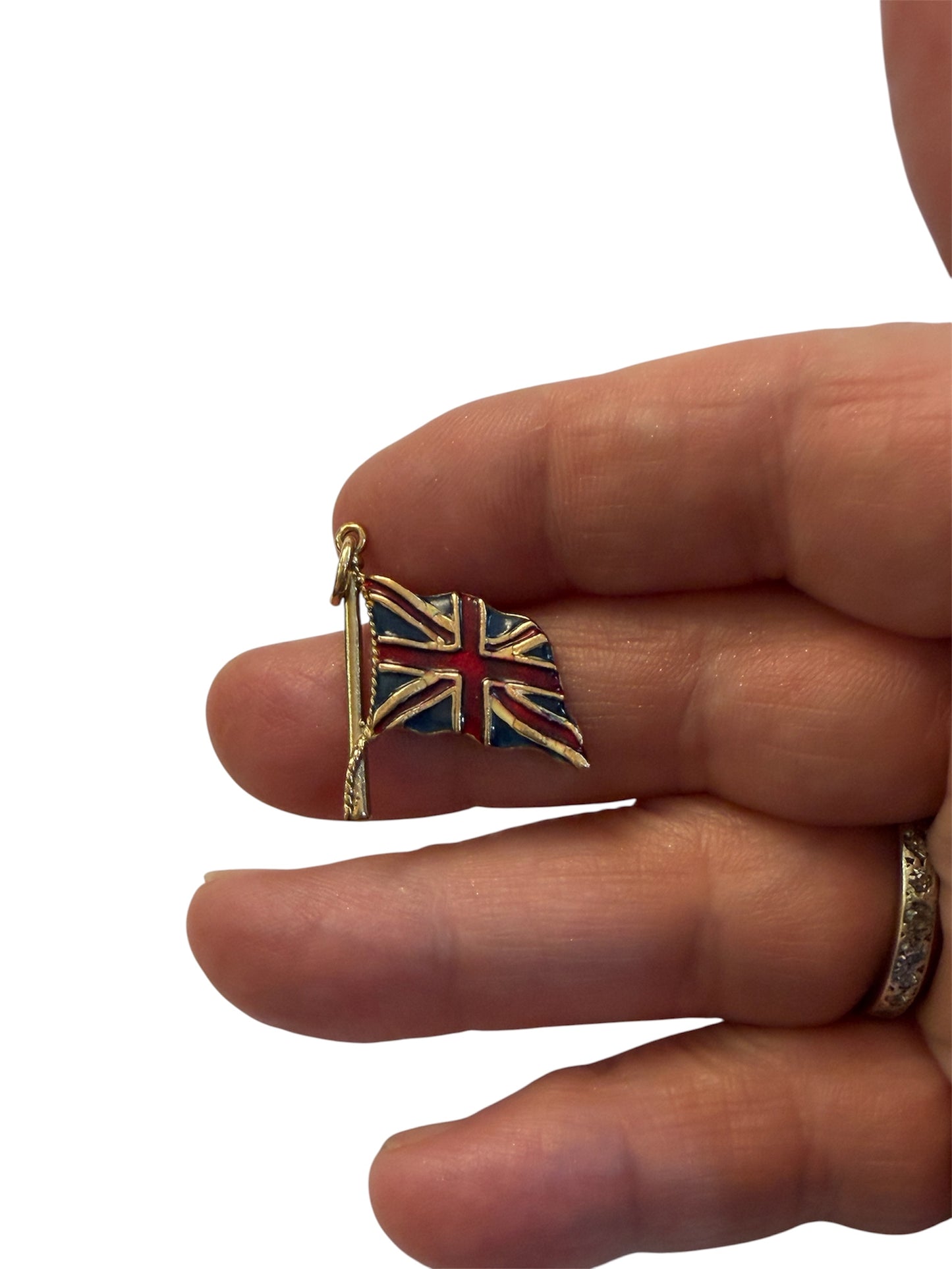 9ct vintage union jack flag circa 1975. enamelled 2.4g