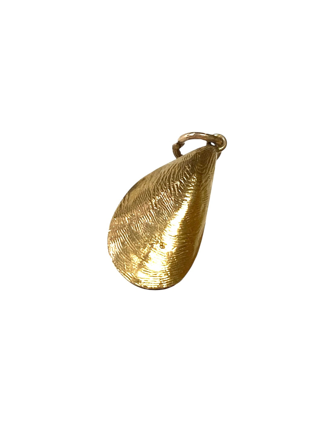 18CT VINTAGE MUSSEL/ SHELL CHARM / PENDANT , OYSTER CHARM 1.2G HOLLOW