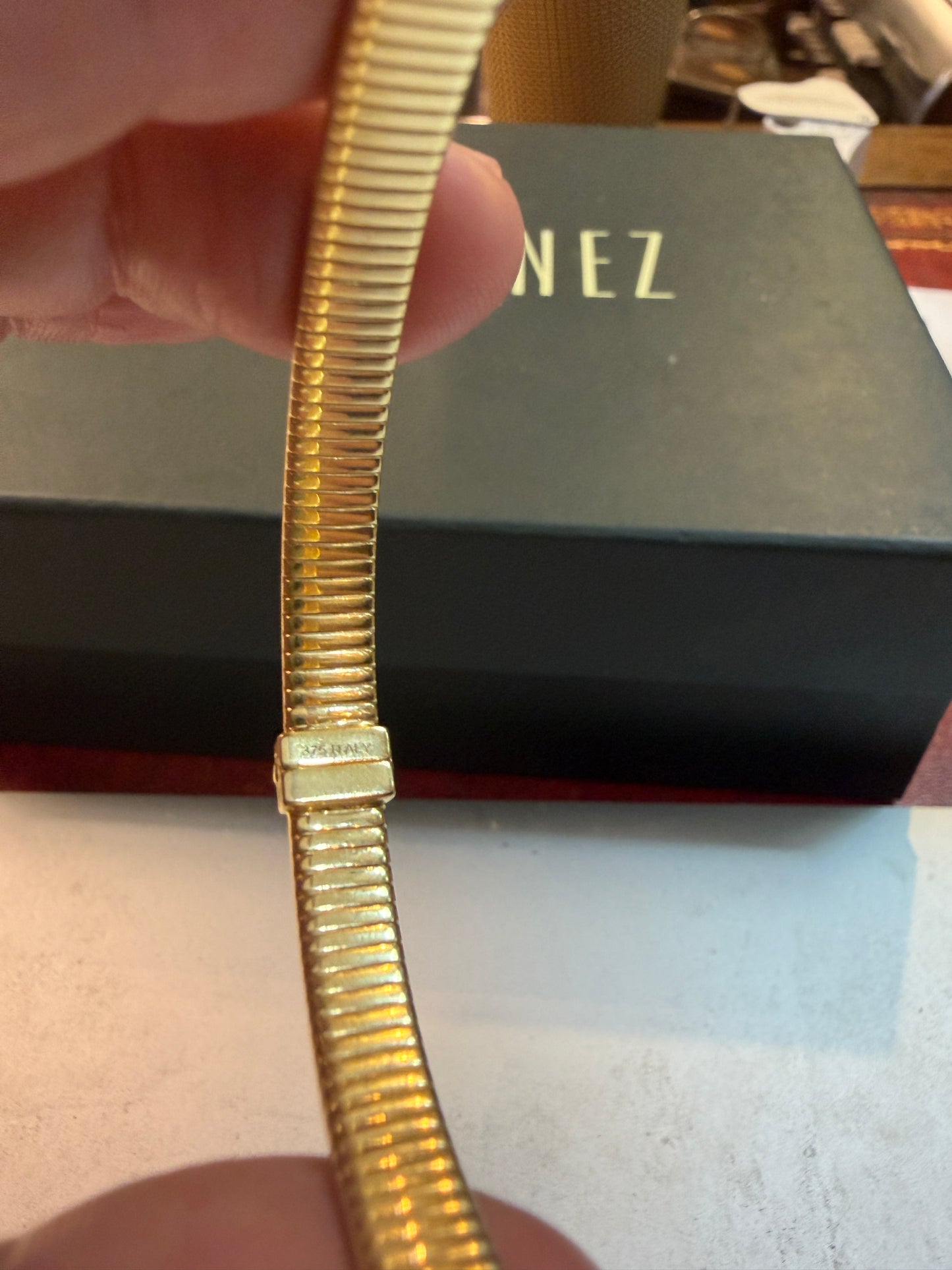 9ct vintage / preowned bangle 5.4g unisex jewellery