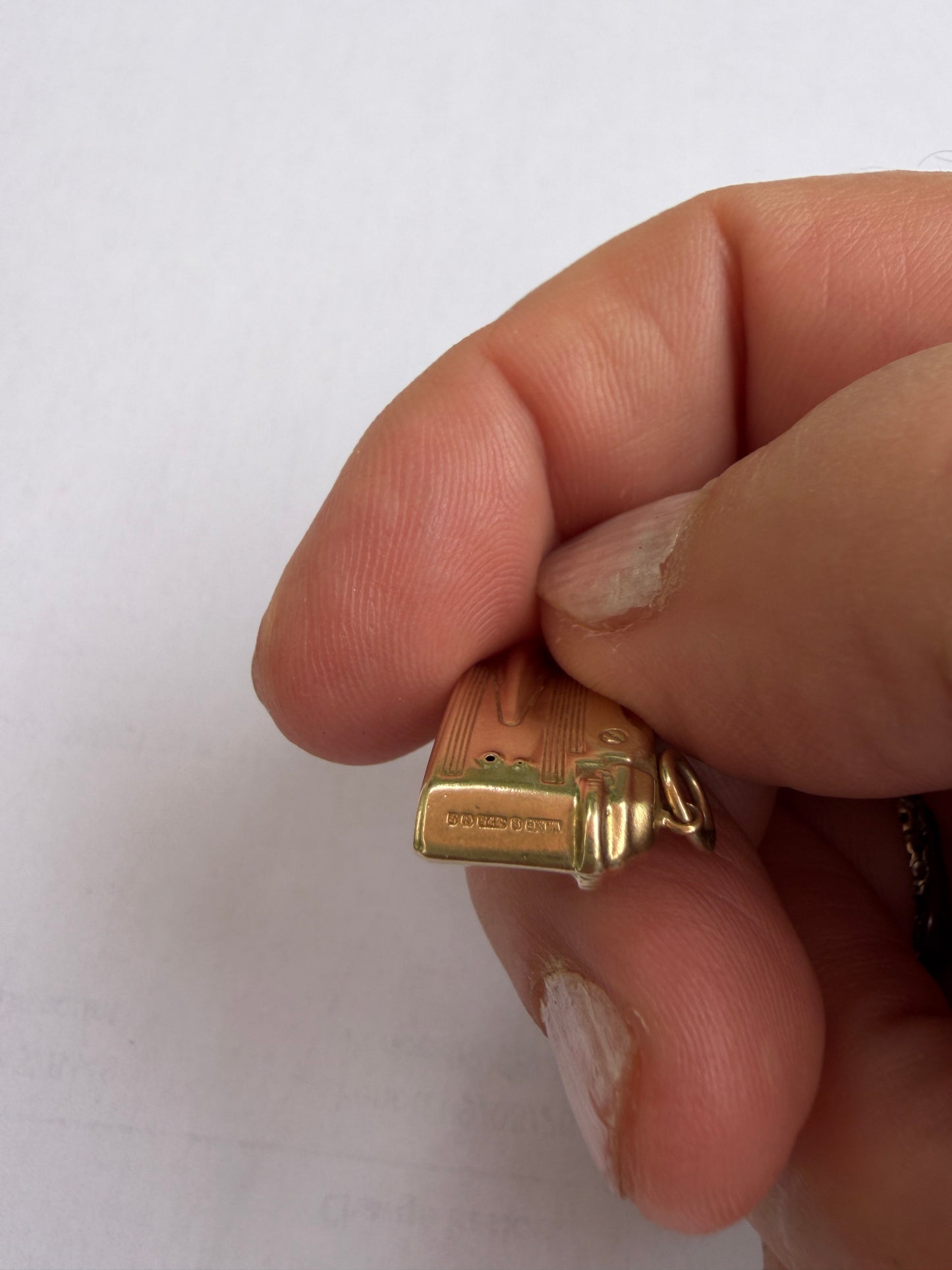 9ct vintage lighter charm, ronson lighter circa 1967.
