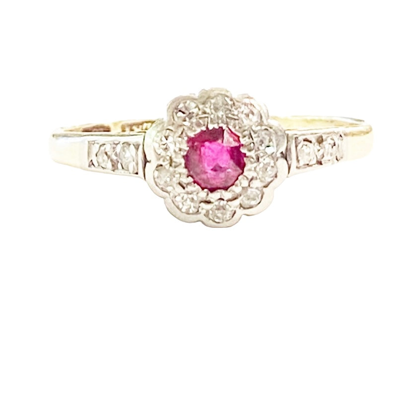 18ct and platinum Antique ruby and diamond ring O 1/2