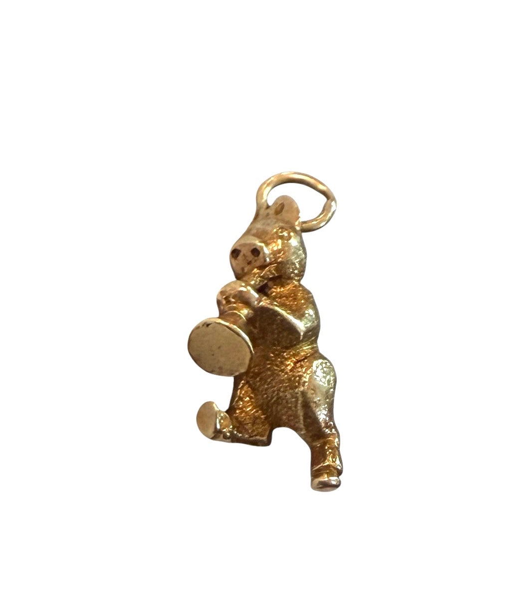 9ct vintage pig with trumpet charm. solid gold 3.15g