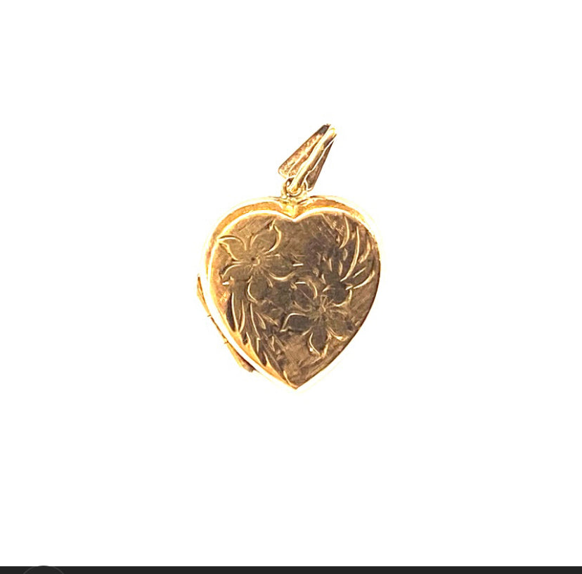 9ct vintage heart locket with pansies , 'pense a moi' think of me circa 1970