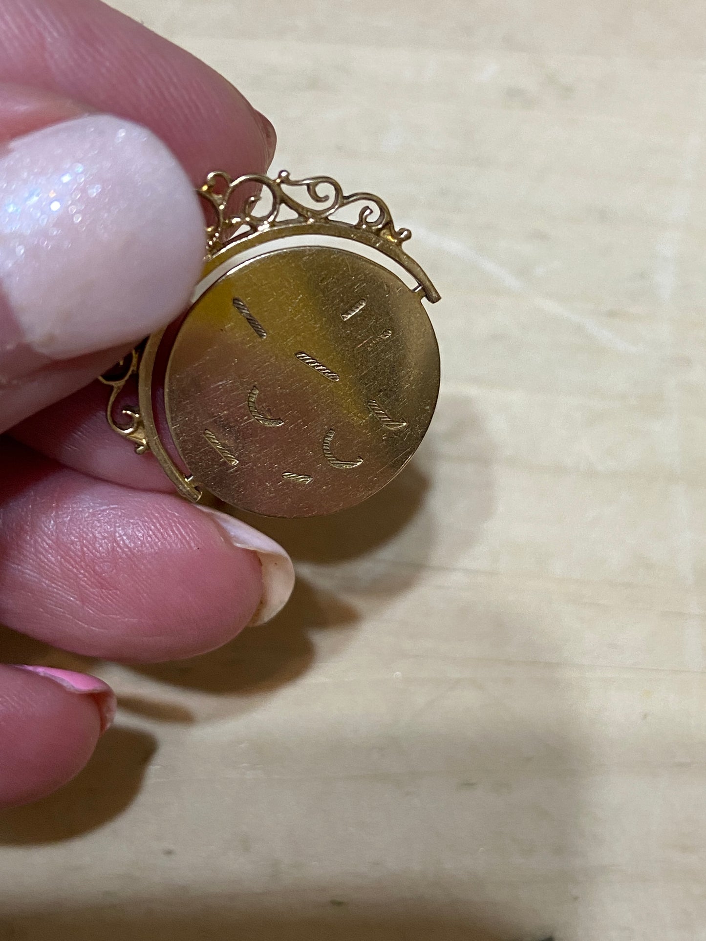 9ct vintage 'I Love you spinner' LARGE CIRCA 1987 MAKER SP 3.3G