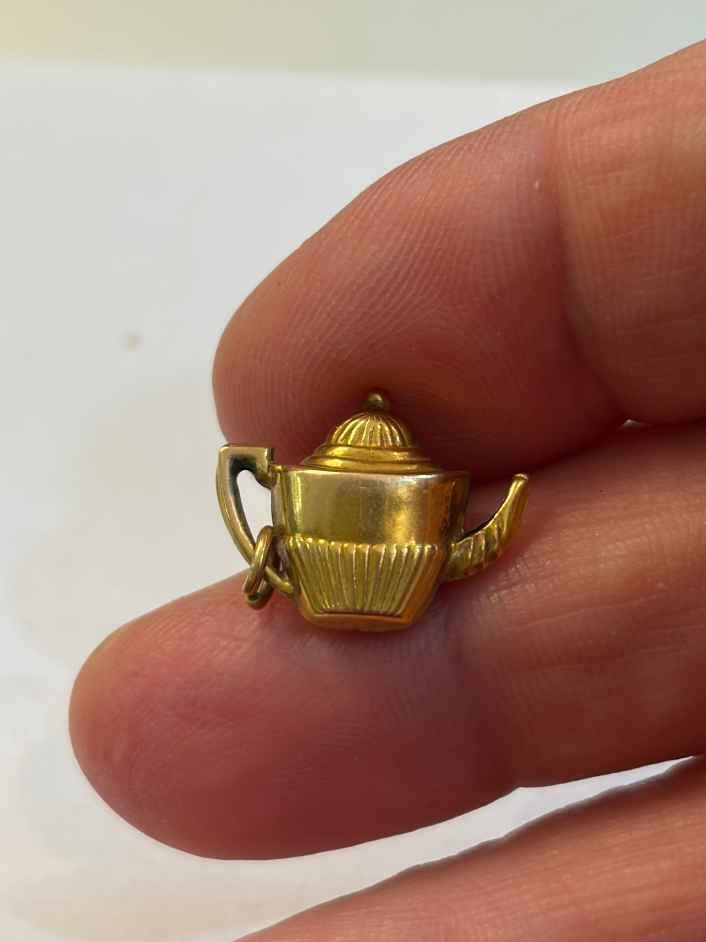 9ct vintage teapot charm. hollo. circa 1969 London
