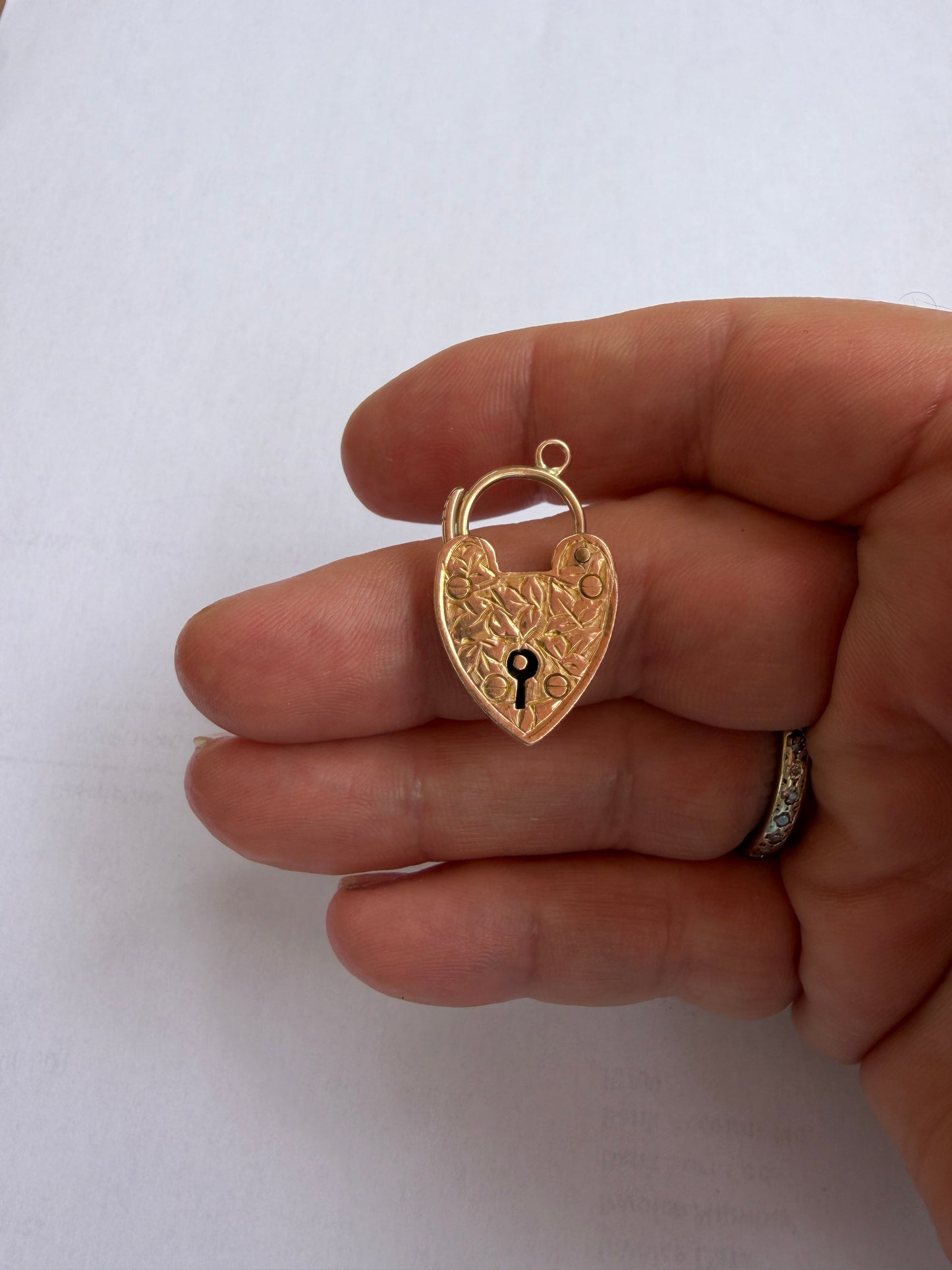 9ct vintage / antique ornate padlock charm / pendant maker J.S 2.53g
