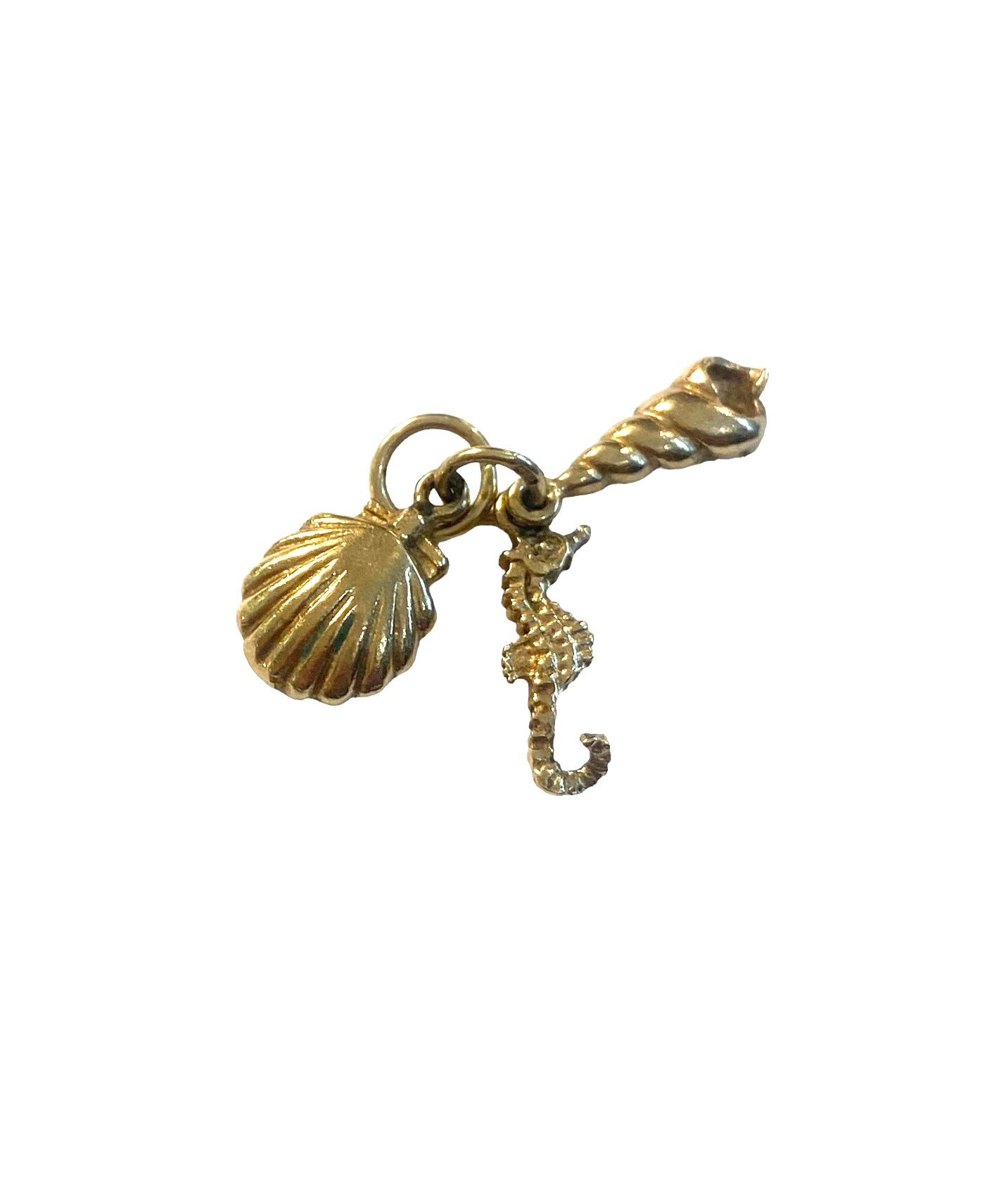 9CT VINTAGE SEALIFE CHARM, SEAHORSE, CONCH AND OYSTER .