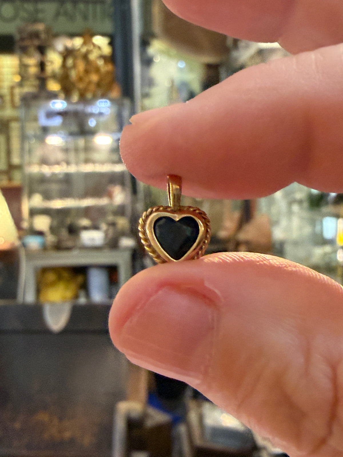 9ct vintage sapphire heart charm / pendant 0.61g