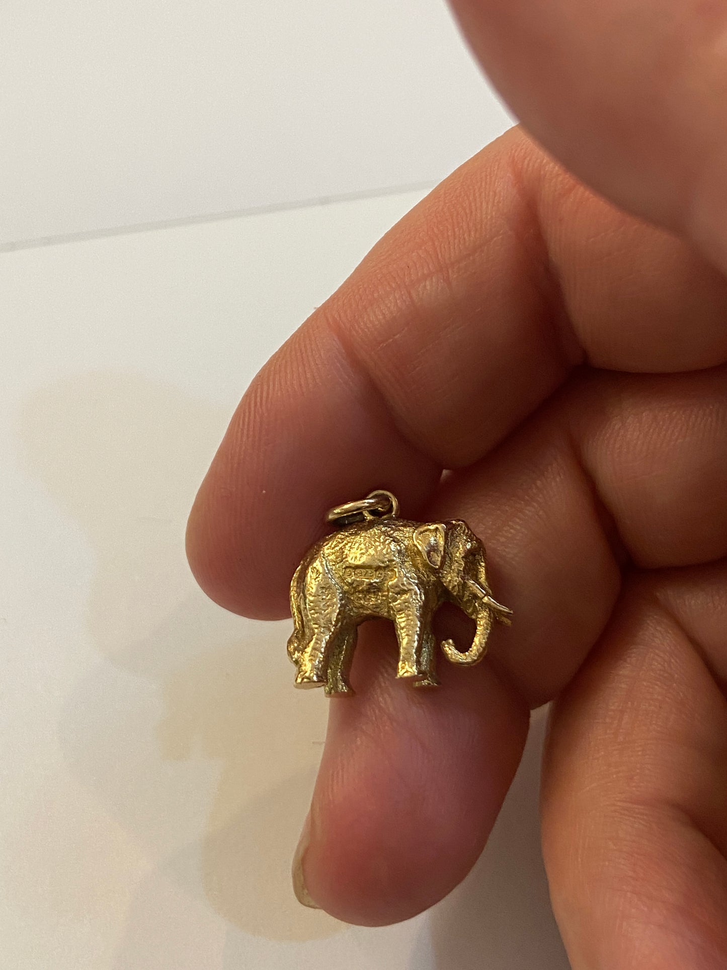 9ct vintage elephant charm, circa 1957 (7.0 grams)