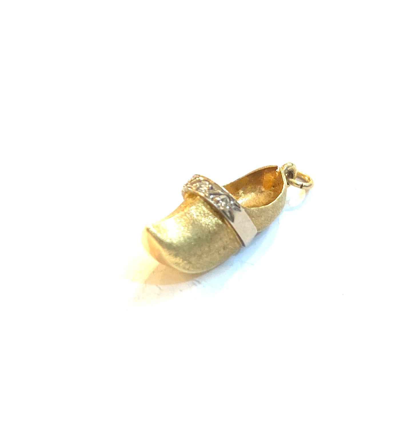 14ct 585 clog charm with diamonds