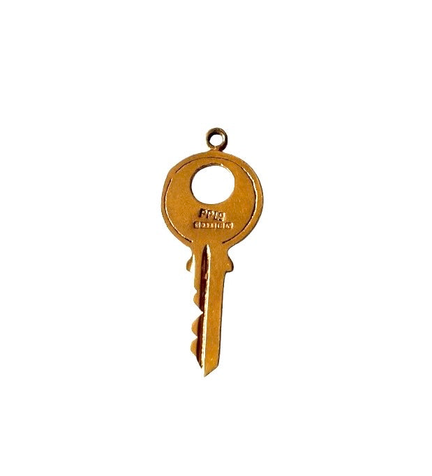 9ct vintage key charm with vyseor on the front. 1.05g circa 1987