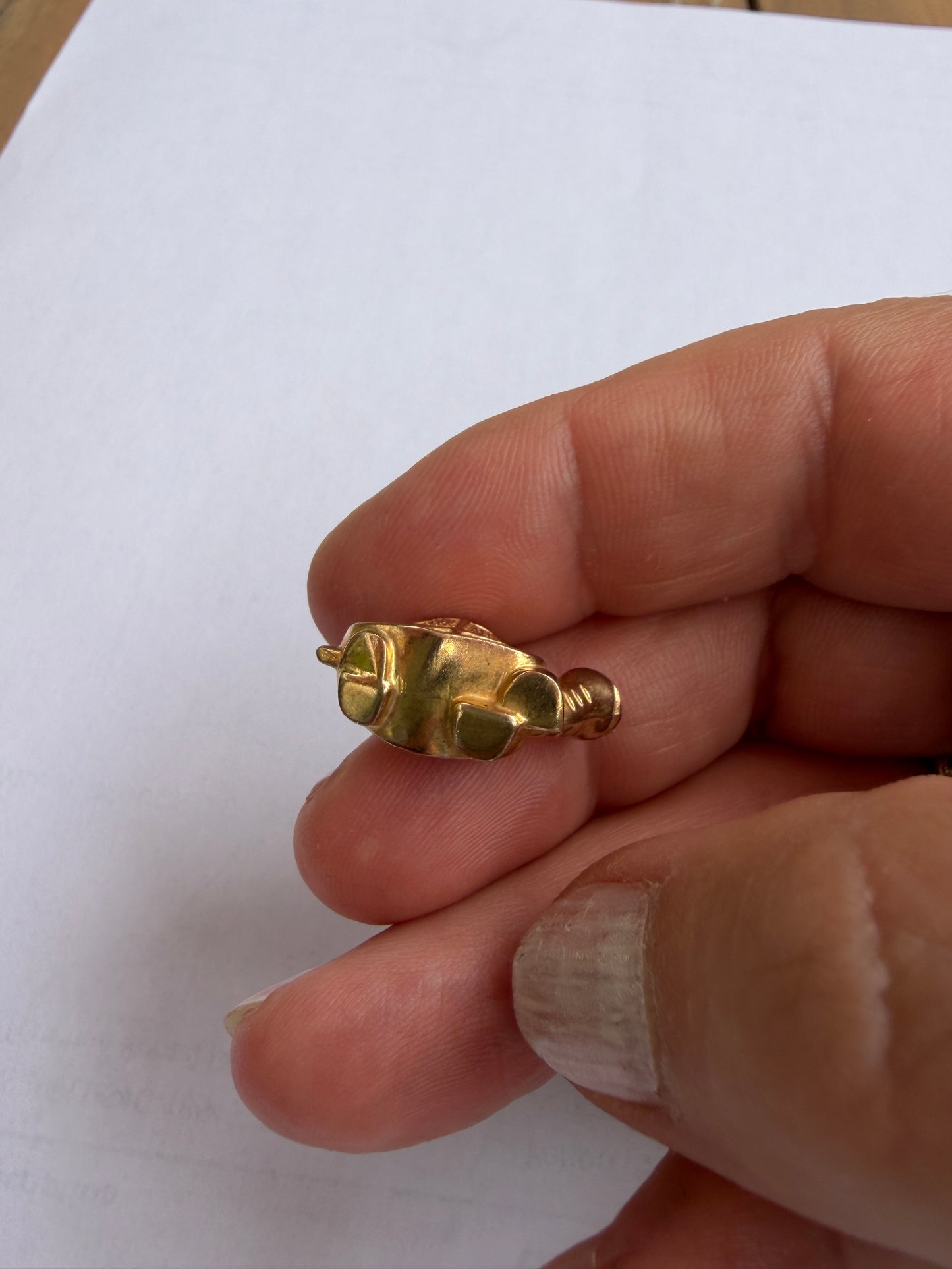 9ct vintage tortoise charm circa 1968 by FM 1.29g Hollow
