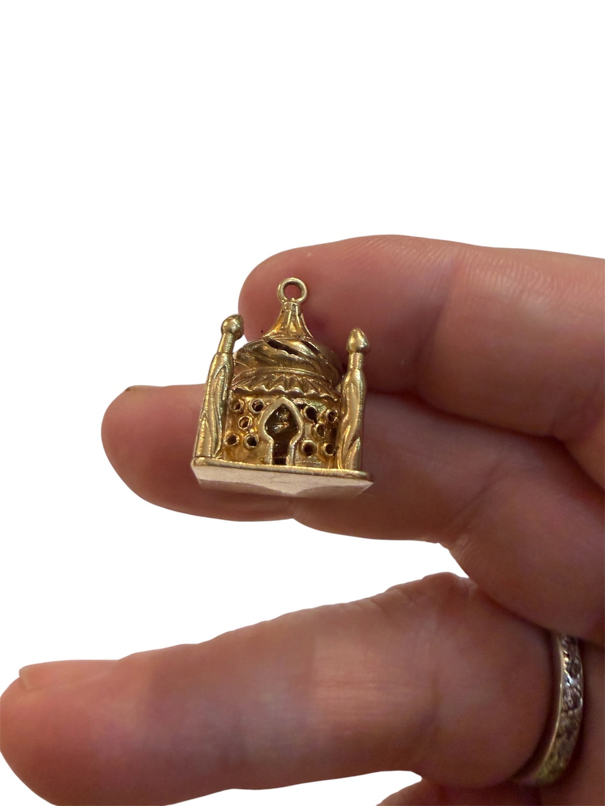 9ct vintage temple with buddha inside. 8.46g by FM large
