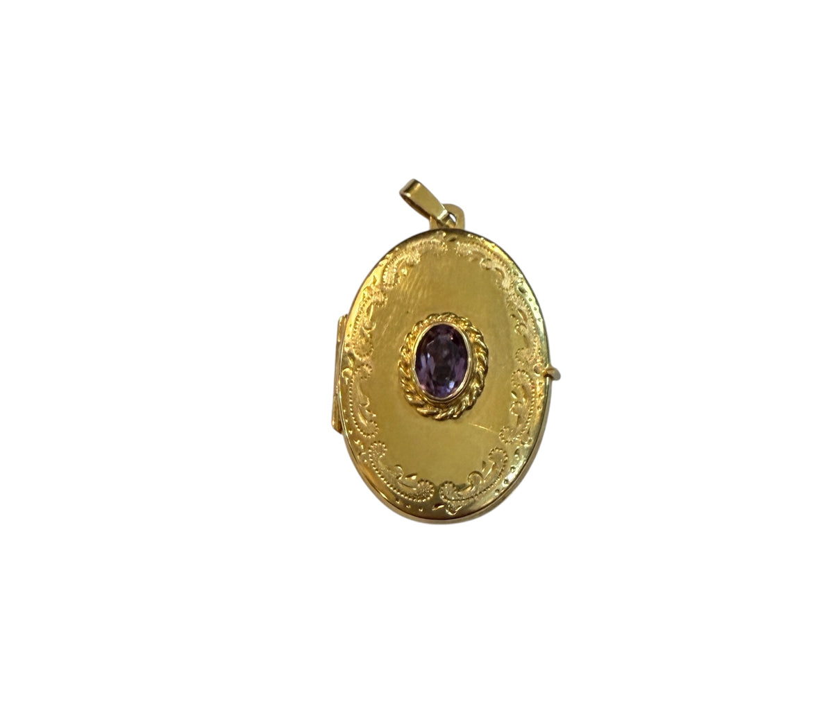 9ct pre owned locket with amethyst stone. 3.75g