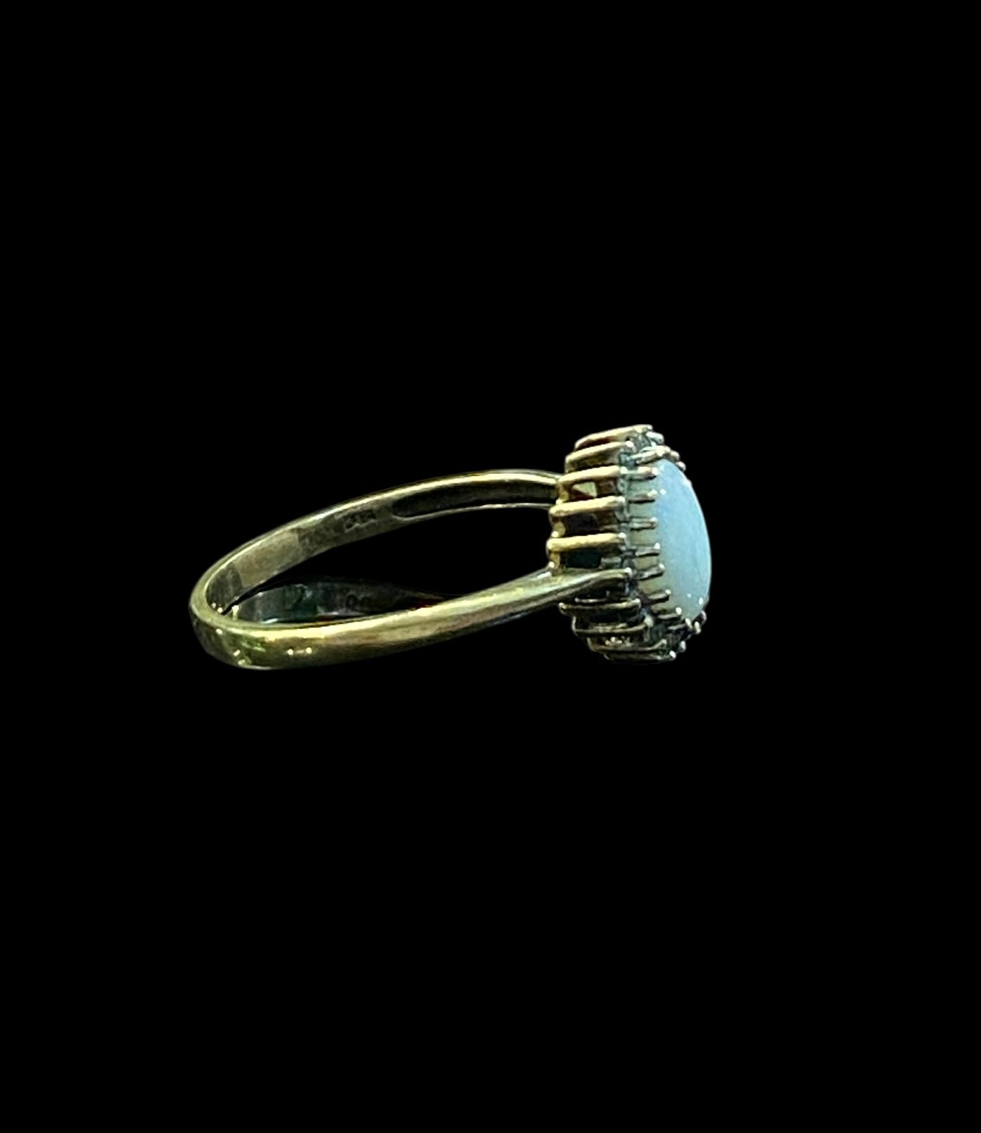 9ct vintage opal and diamond clustre ring size S
