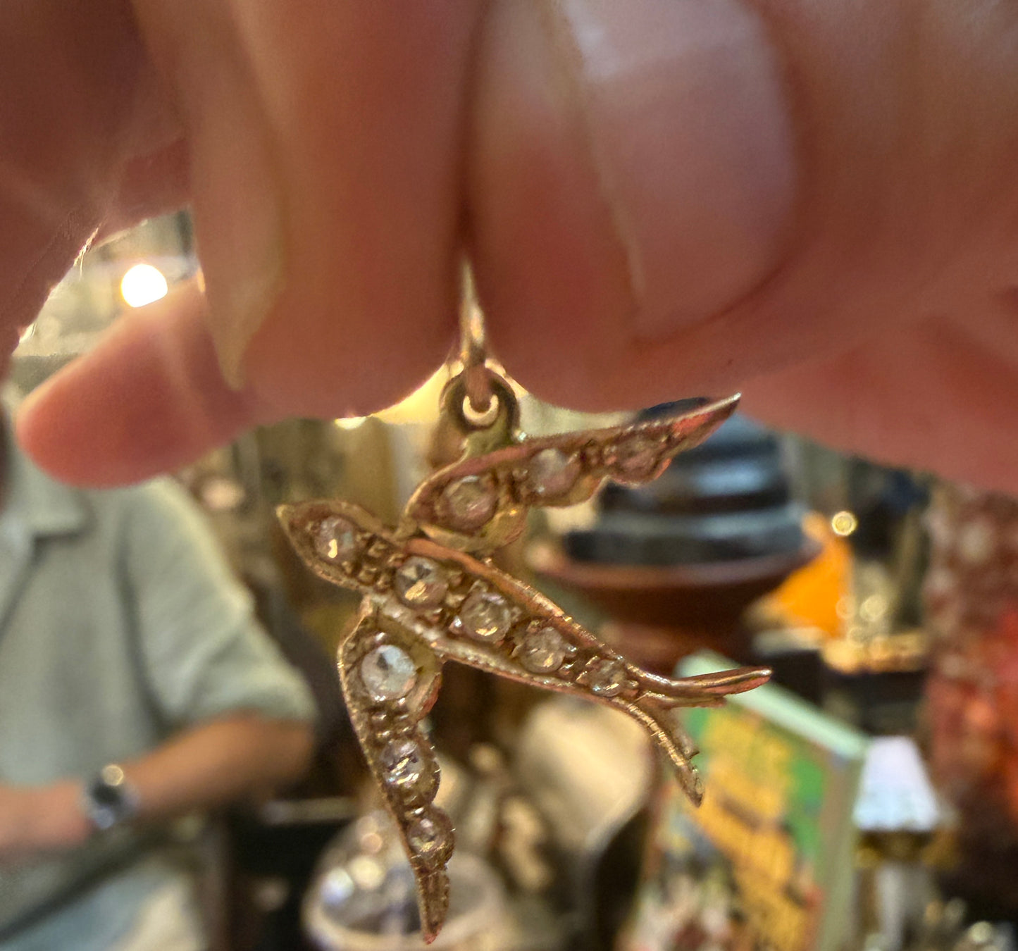 9ct vintage - preowned swallow / dove charm-pendant with rose cut diamonds.