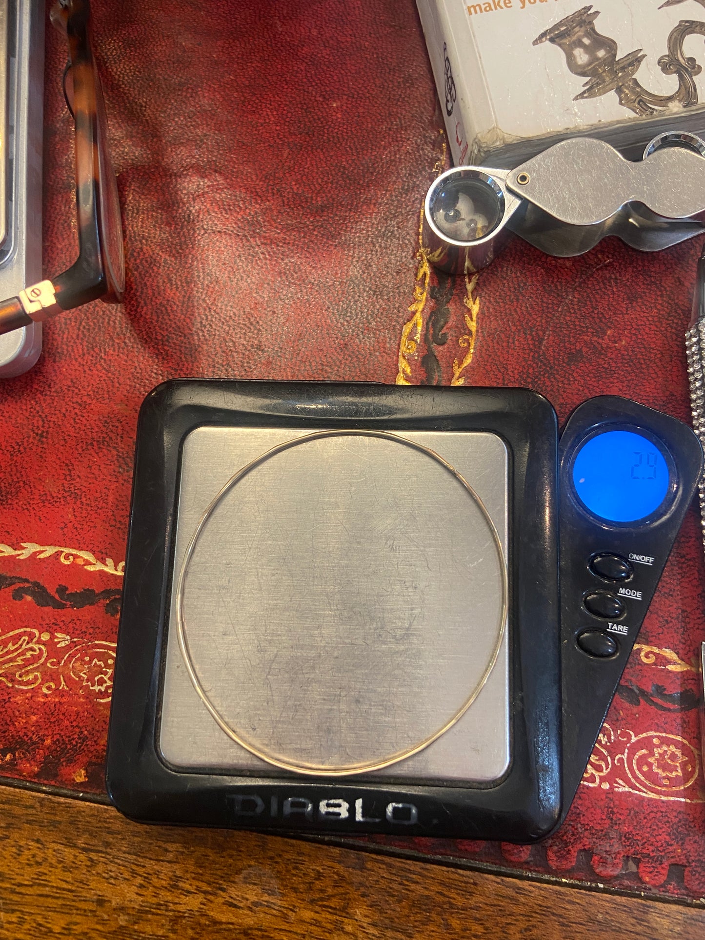 9ct slim vintage bangle. 2.9g circa 1973