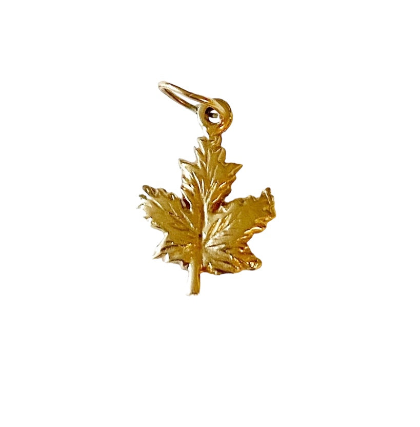 10ct vintage maple leaf charm