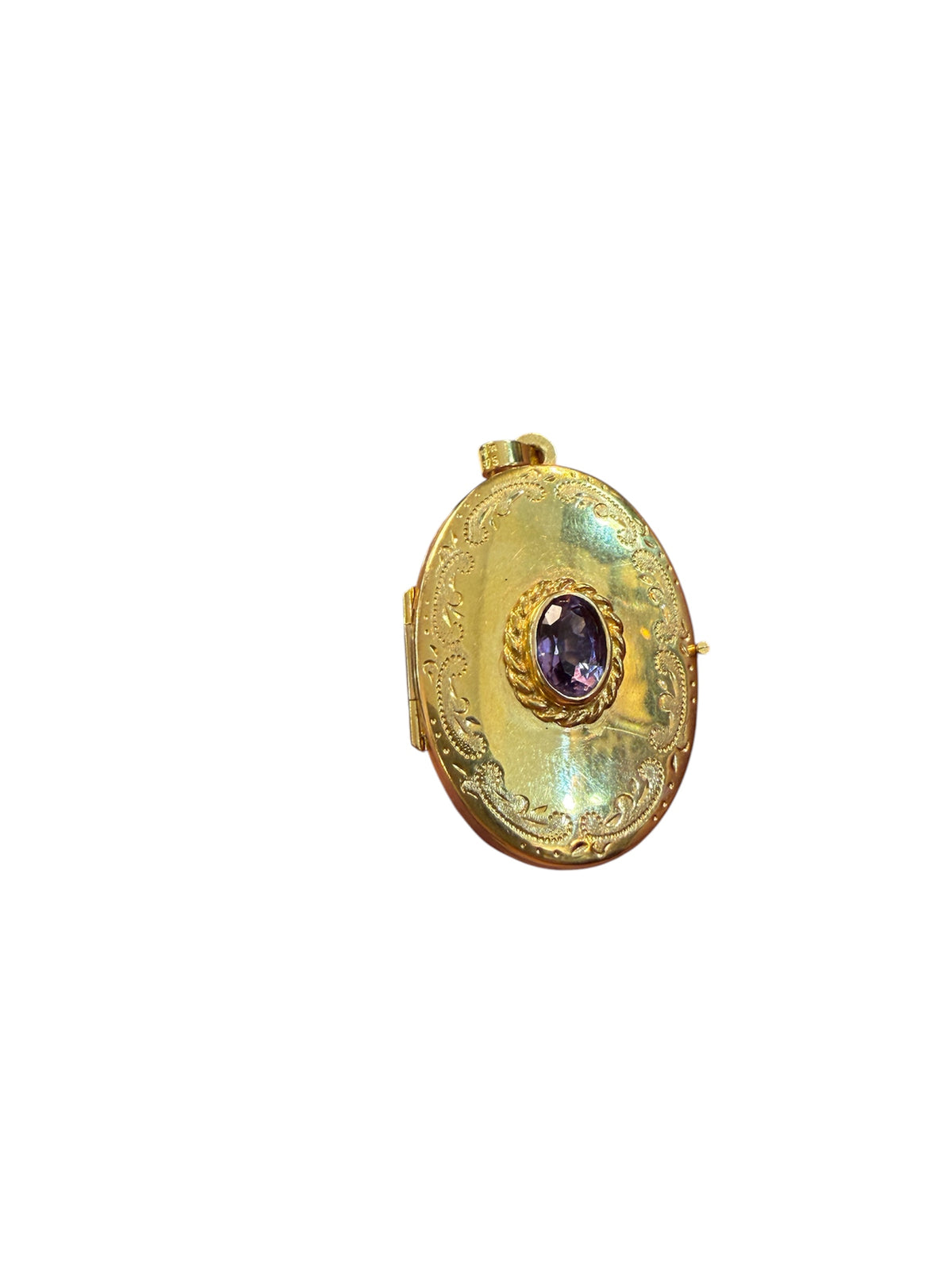 9ct pre owned locket with amethyst stone. 3.75g