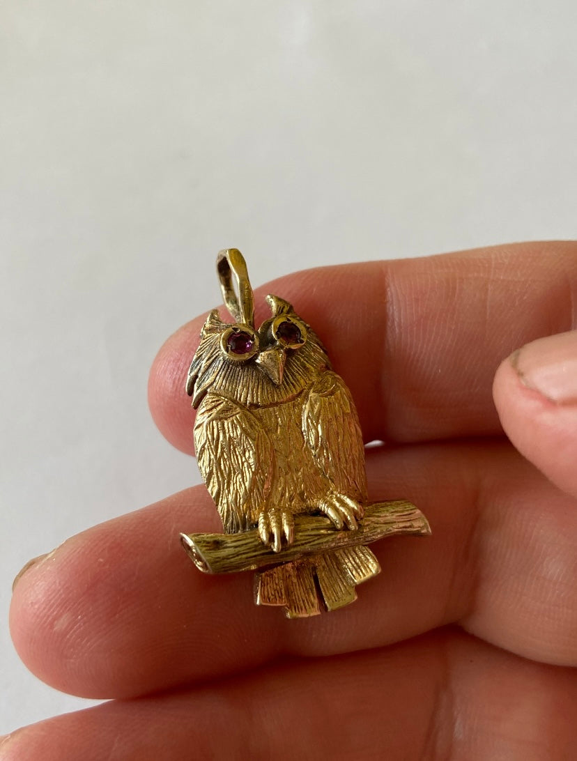 9ct vintage owl pendant with ruby eyes circa 1986