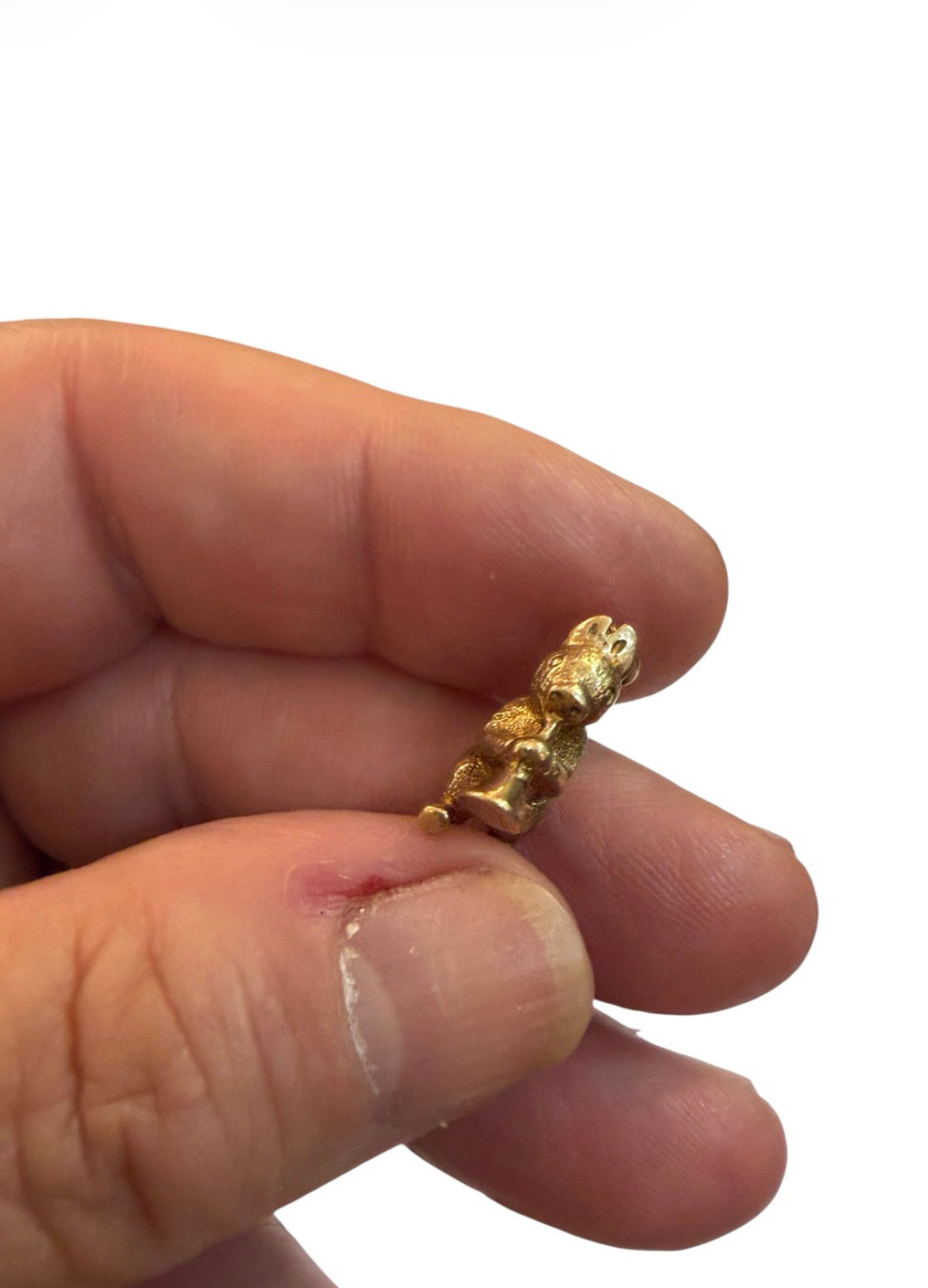 9ct vintage pig with trumpet charm. solid gold 3.15g