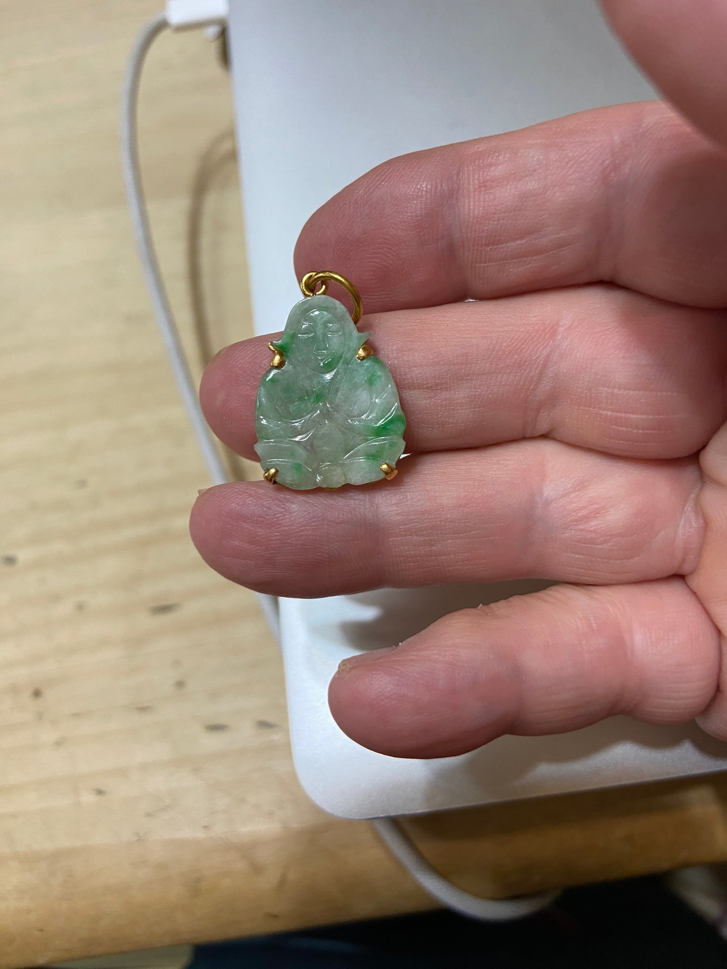 18ct jade sitting buddha charm / pendant