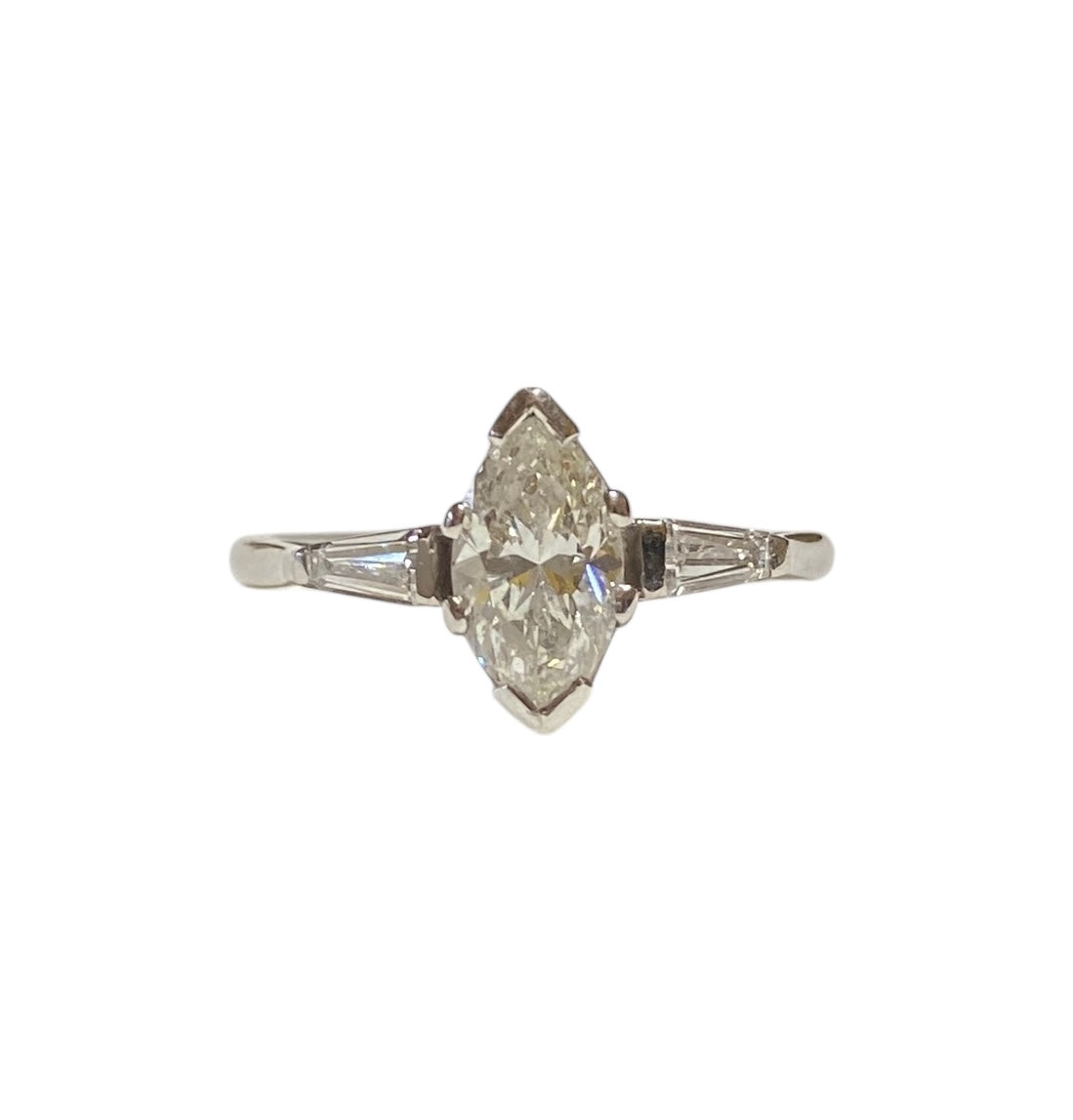 18ct white gold marquise diamond ring .0.85ct ring size M