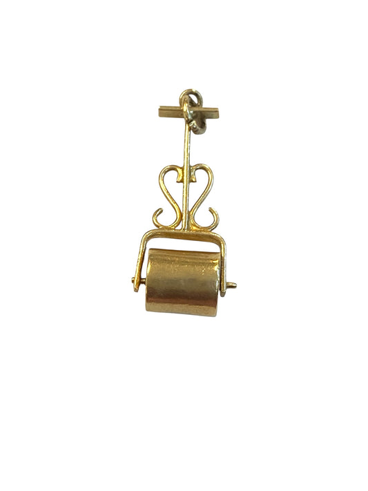 9ct vintage lawn roller charm. circa 1949