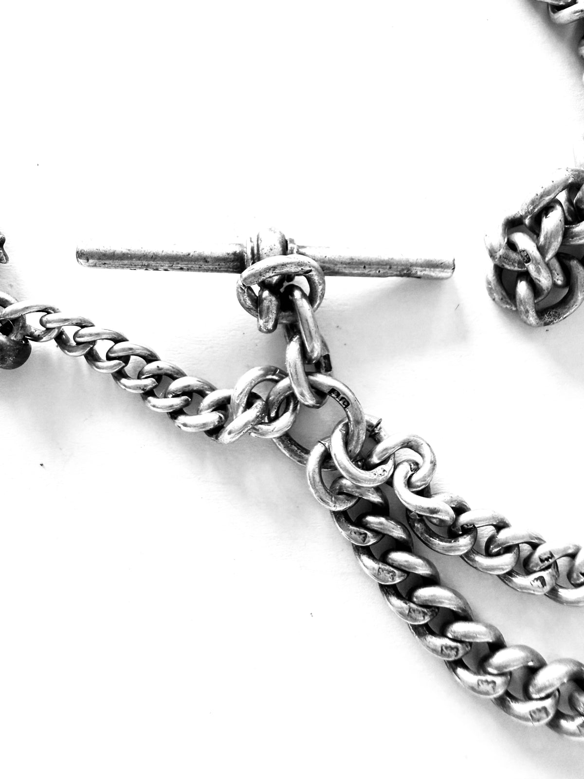Antique Albert chain circa 1900 19 inches long, 64.3g