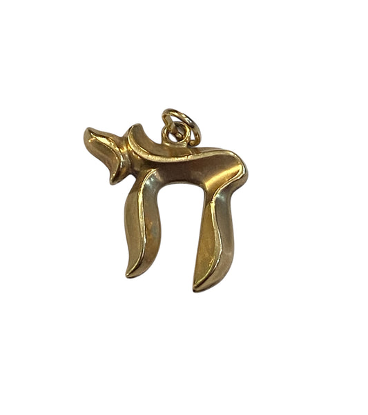 9ct vintage / pre owned 'Chai' charm pendant