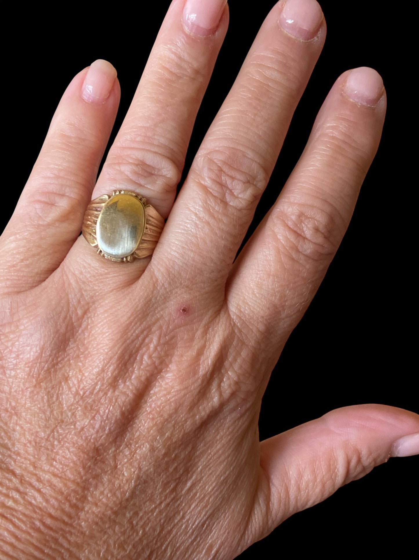 9ct vintage signet ring . unisex size M 1/2 circa 1989