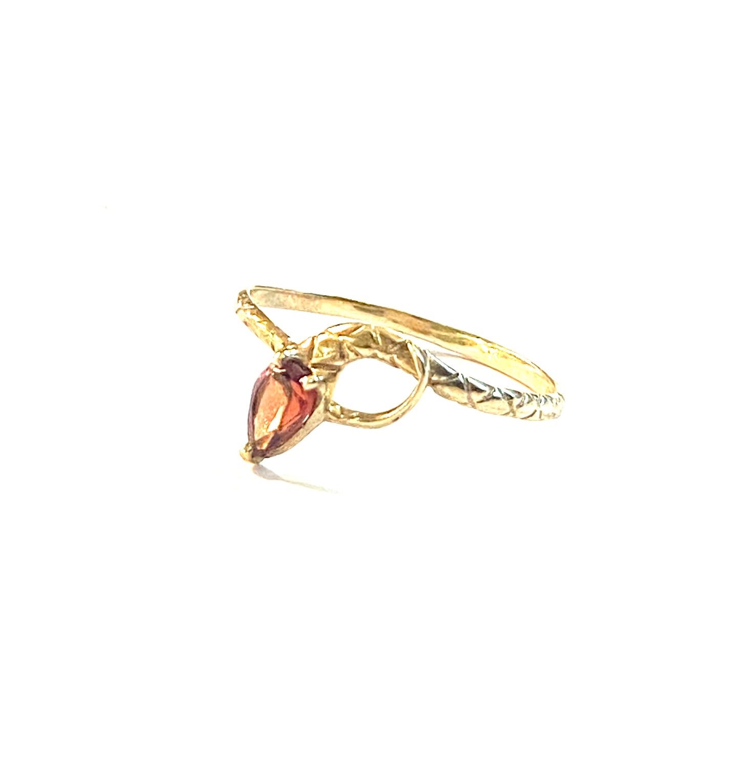 9ct 375 vintage gold snake ring with garnet head ring size O