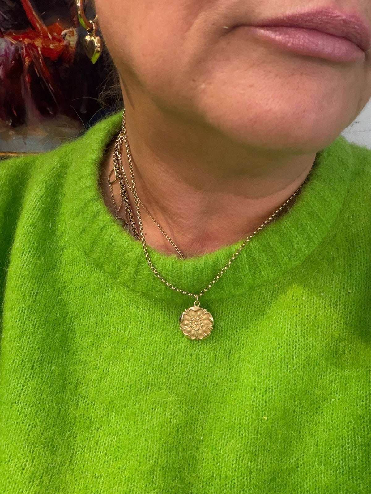9ct vintage English rose charm / pendant , large. 3.0g circa 1973