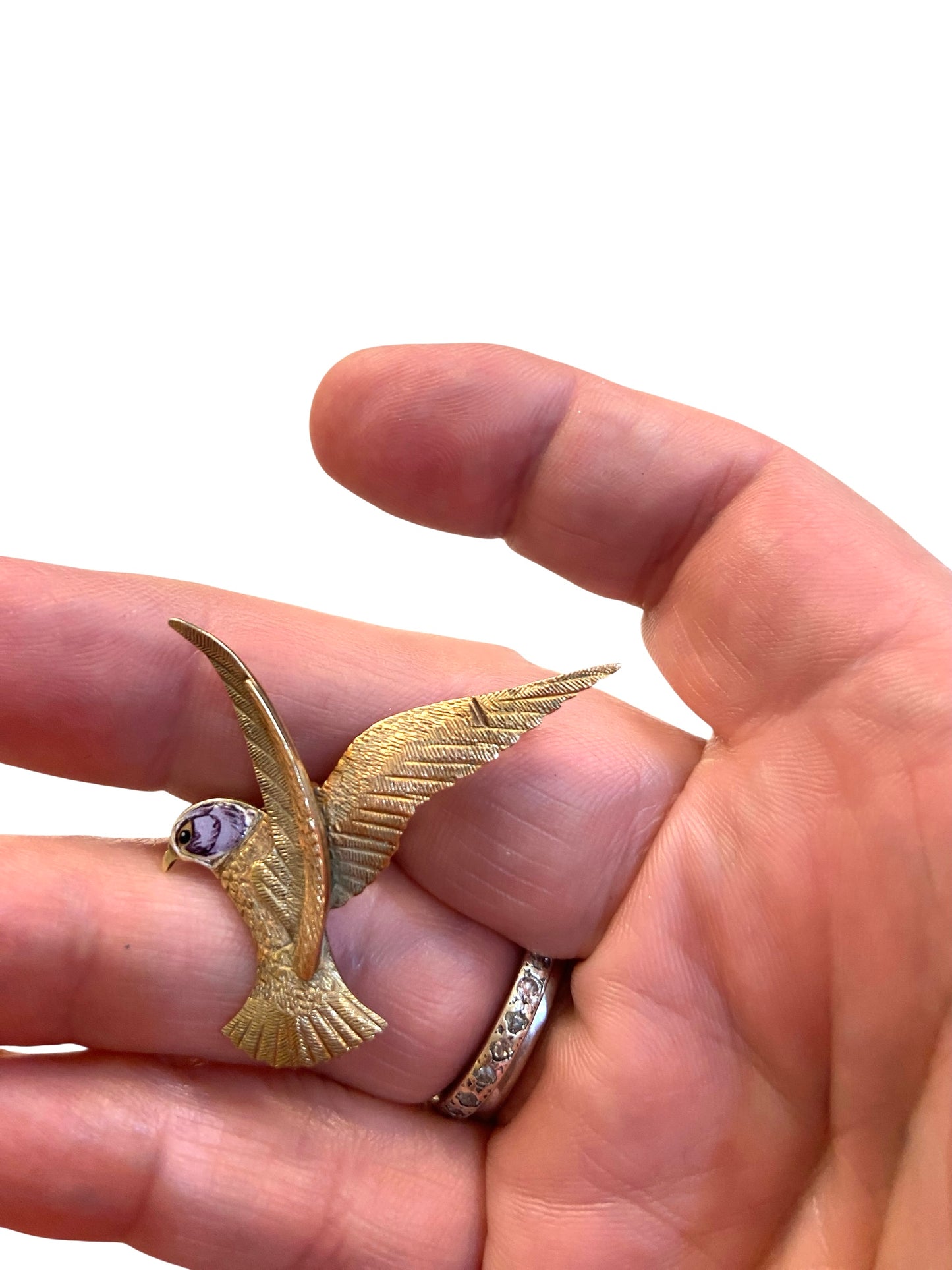 9ct vintage hawk / eagle brooch with enamel