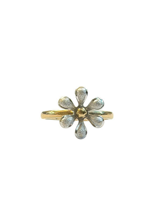 9ct viontage flower ring size N 3.4g
