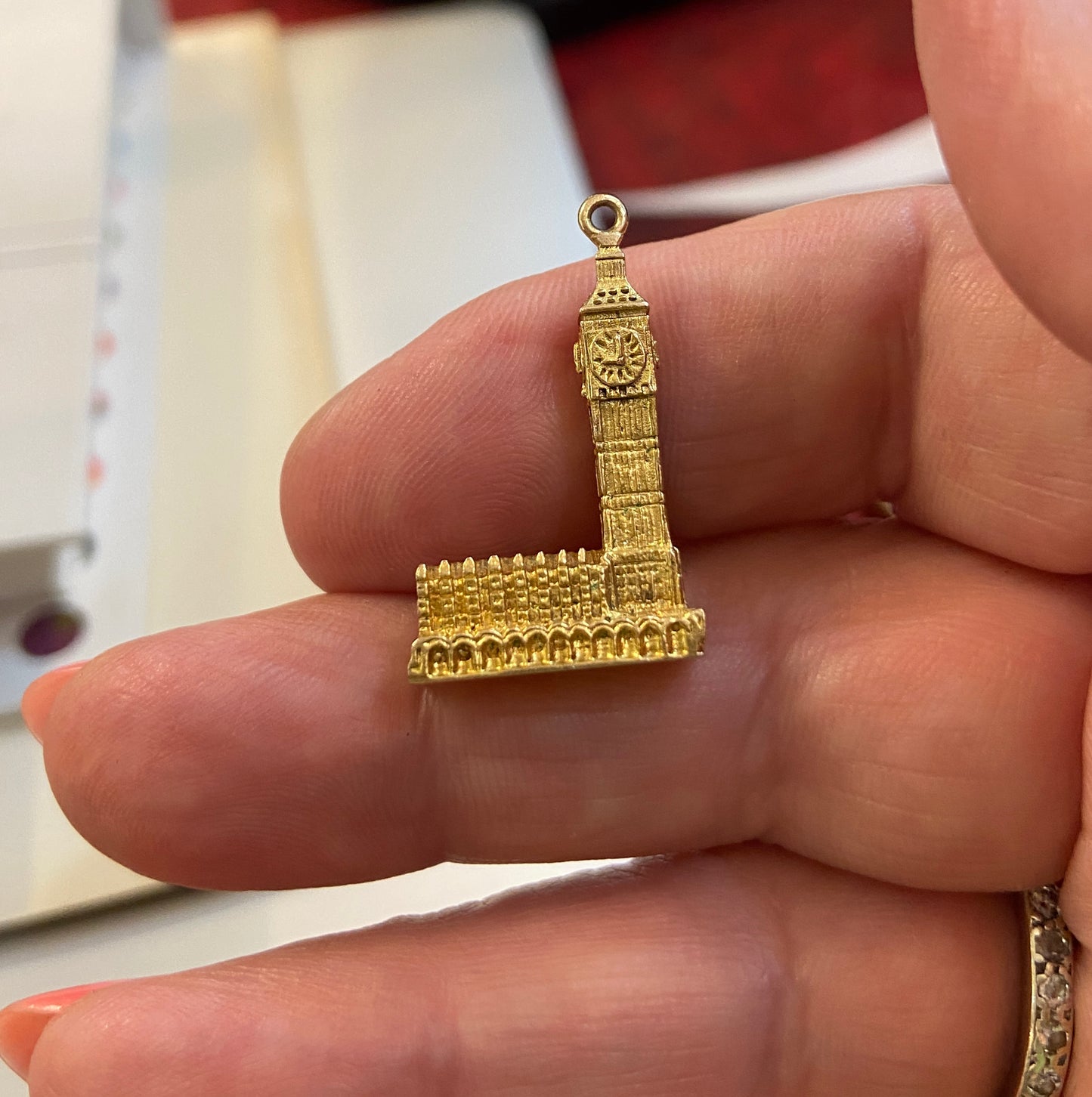 9ct vintage big ben / hoses of parliament charm circa 1963