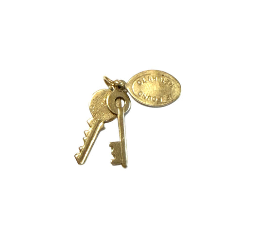 9ct vintage keys with ' return if found' tag. circa 1967 maker G&H