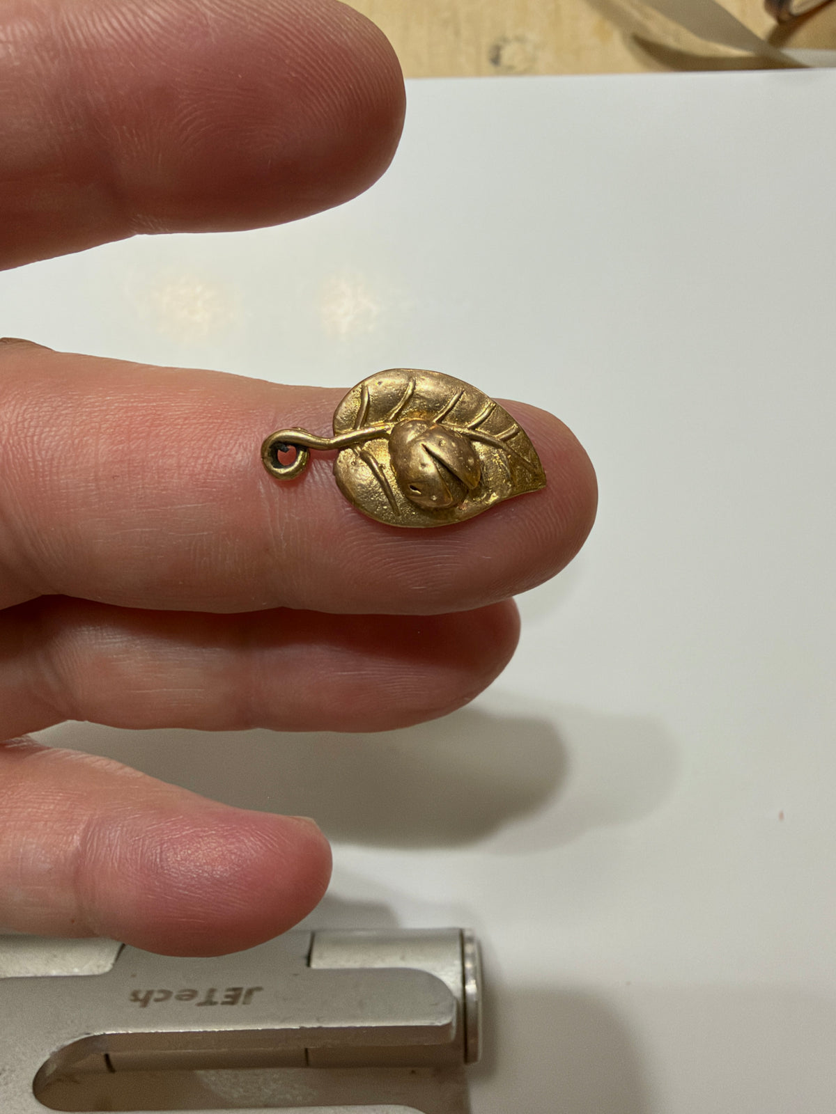 9ct vintage ladybird on leaf charm circa 1959 by FM 1.47g
