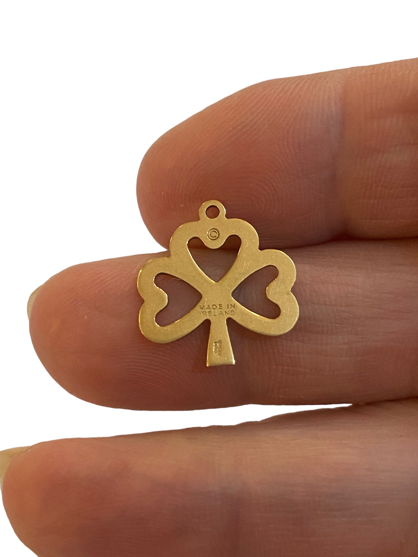 9ct vintage three leaf clover charm / pendant