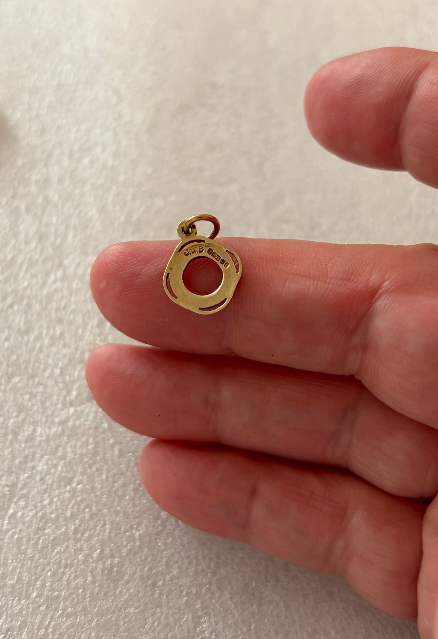 9CT VINTAGE LIFE SAVER CHARM CIRCA 1965 .1.06G