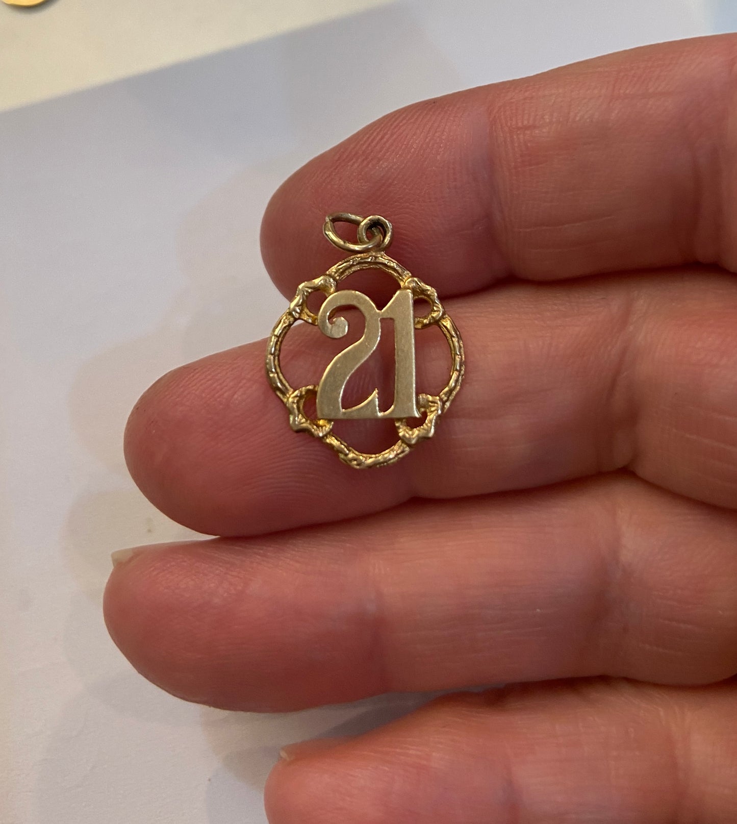 9ct vintage '21' pendant charm, circa 1964