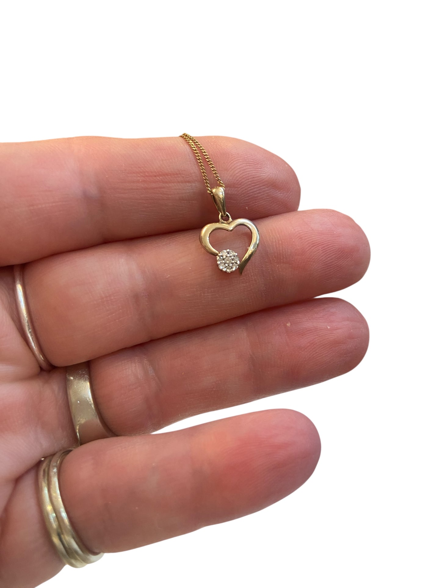 9ct vintage / pre owned heart pendant with diamond and 18 inch chain