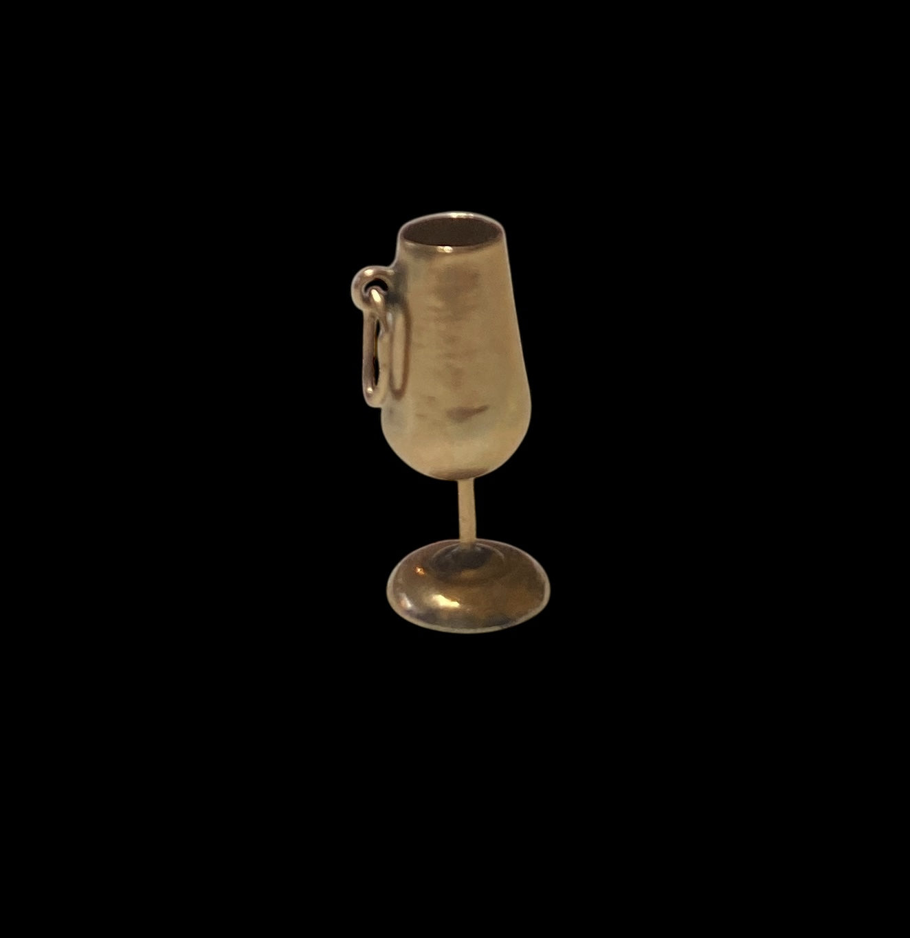 9ct vintage champagne glass charm / pendant.