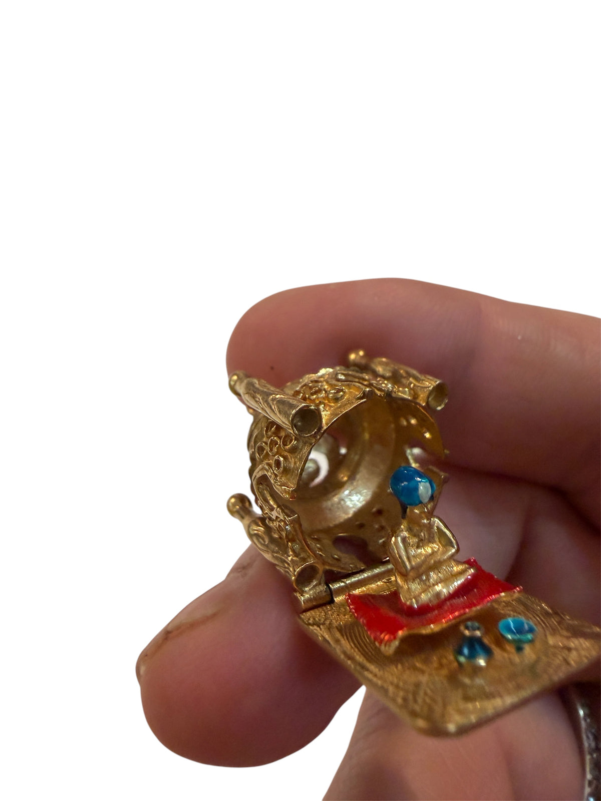 9ct vintage temple with buddha inside. 8.46g by FM large